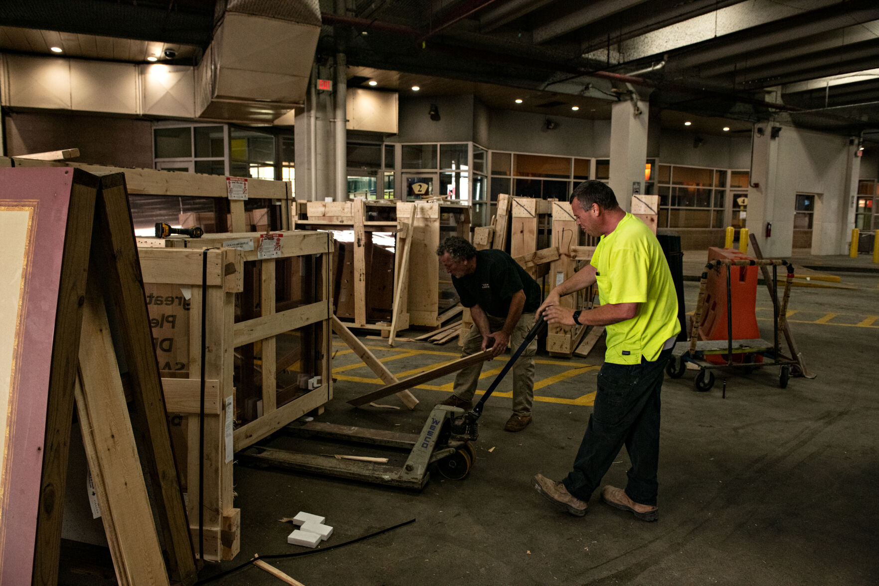 071621-pac-nws-glassinstallation